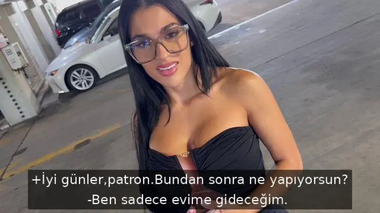 patronu ayartmayi kafaya koyan kizismis orospu her yolu deniyor.jpg